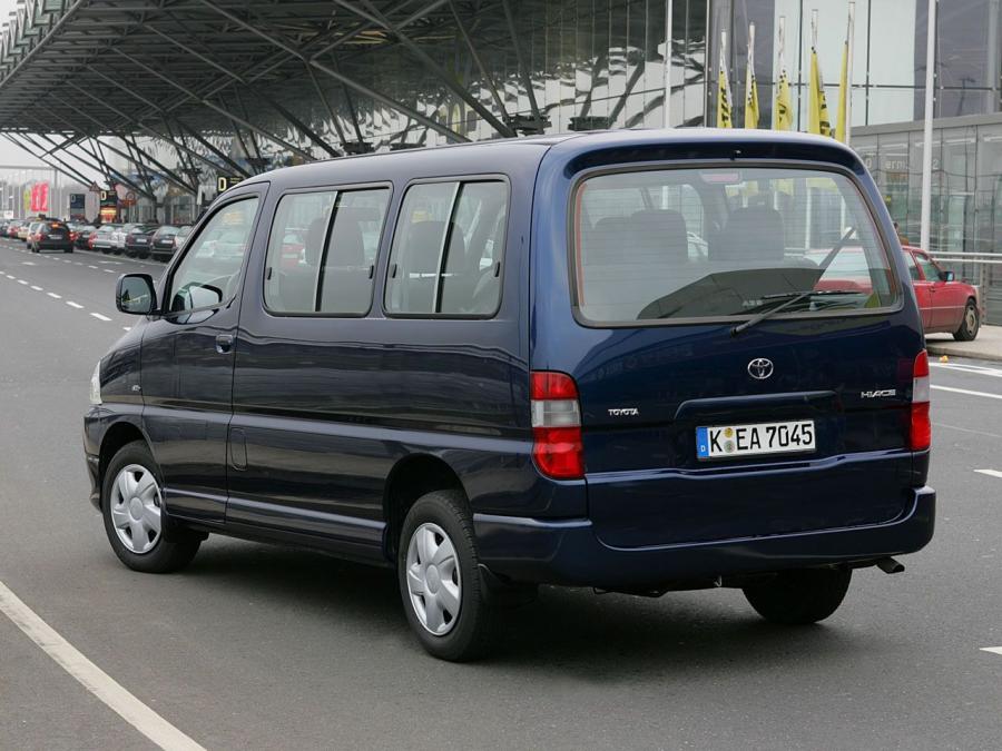  Toyota Hiace 2006 года  (фото 18 из 27)